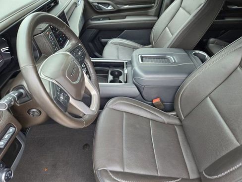 Used 2023 GMC Yukon XL Denali RWD image 12