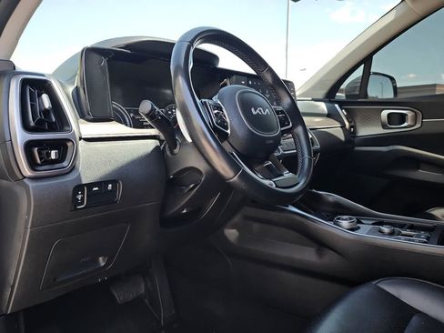 Used 2022 Kia Sorento S FWD image 10