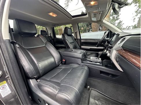 Used 2017 Toyota Tundra Limited w/ Limited Premium Package AWD/4WD image 4
