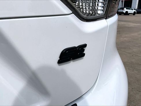 Used 2024 Toyota Corolla SE FWD image 10
