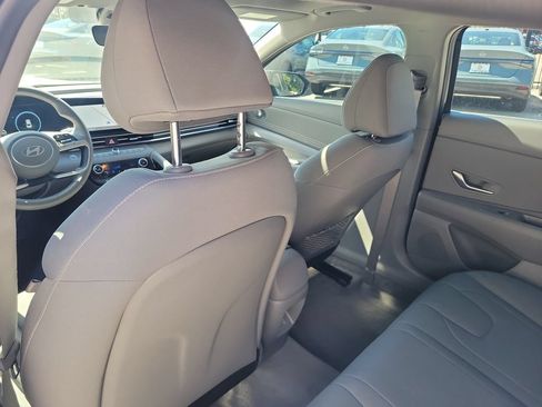 Used 2024 Hyundai Elantra SEL w/ Convenience Package FWD image 8