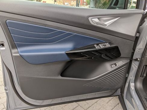 New 2025 Volkswagen ID.4 Pro S image 9