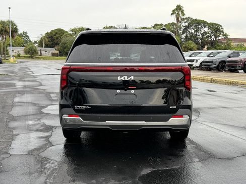 New 2026 Kia Carnival SX FWD image 4