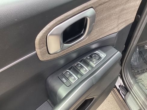Used 2023 Kia Sorento S w/ Panoramic Sunroof Package AWD/4WD image 11