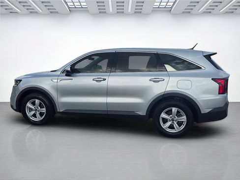 Used 2022 Kia Sorento LX FWD image 6