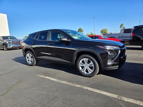 Used 2024 Chevrolet Trax LS w/ Driver Confidence Package image 2