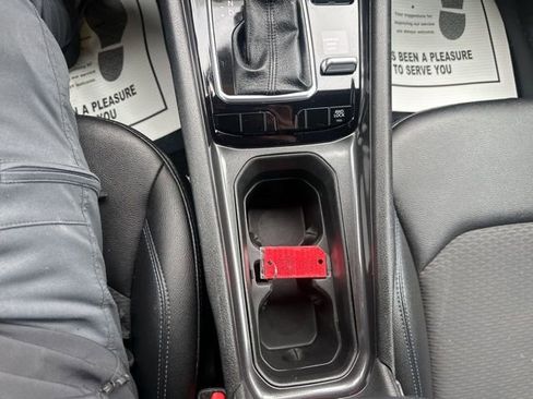 Used 2024 Jeep Compass Latitude image 21