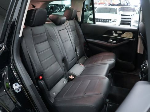 Used 2024 Mercedes-Benz GLS 450 4MATIC image 21