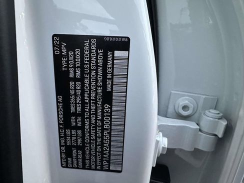 Used 2023 Porsche Macan Turbo image 20