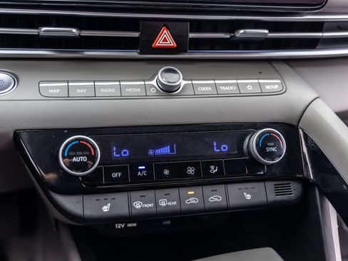 Used 2025 Hyundai Elantra SEL FWD image 23