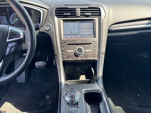 Used 2017 Ford Fusion Titanium FWD image 19