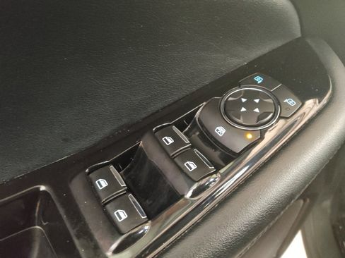 Used 2017 Ford Edge SEL w/ Equipment Group 201A AWD/4WD image 27