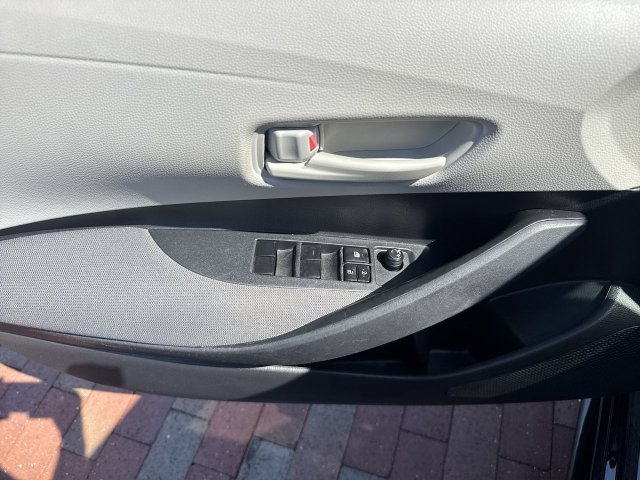 Used 2023 Toyota Corolla LE FWD image 11