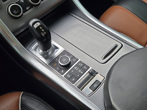 Used 2017 Land Rover Range Rover Sport SVR image 19