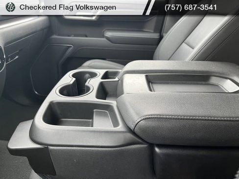 Used 2025 GMC Sierra 1500 SLT image 42