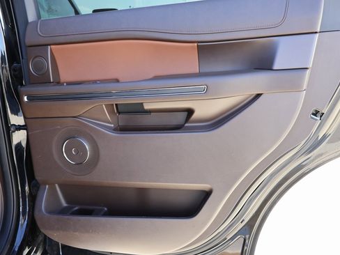 Used 2024 Ford Expedition King Ranch image 11