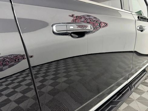Used 2021 GMC Yukon XL Denali w/ Advanced Technology Package AWD/4WD image 33