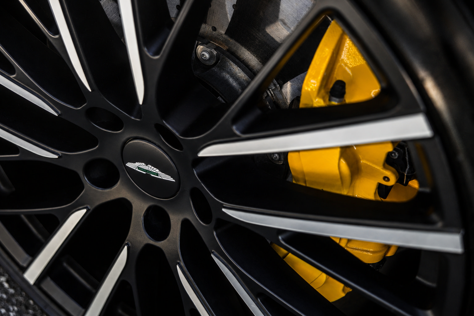 Used 2023 Aston Martin DBX 707 AWD/4WD image 9