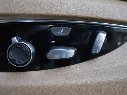 Used 2019 Cadillac Escalade Platinum AWD/4WD image 23