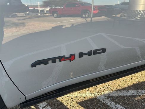 Used 2024 GMC Sierra 2500 AT4 w/ AT4 Premium Plus Package image 9