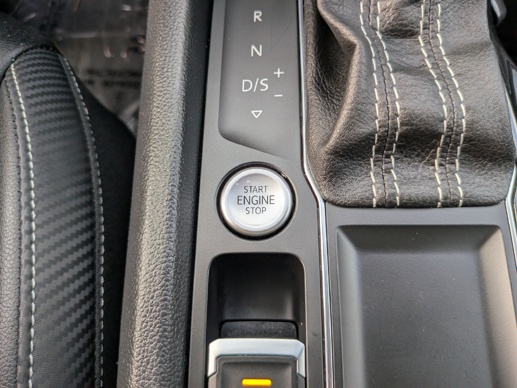 Used 2023 Volkswagen Atlas Cross Sport SE w/ Panoramic Sunroof Package FWD image 25