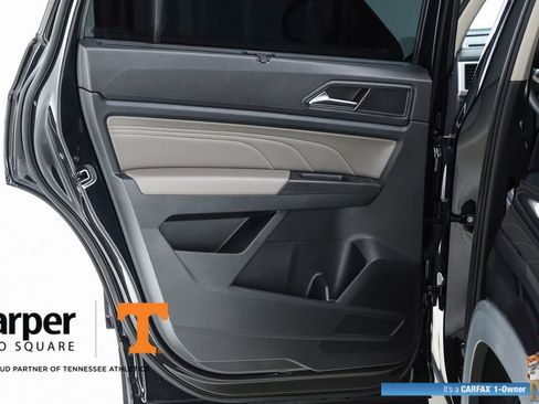 Used 2023 Volkswagen Atlas SE w/ Black Wheel Package FWD image 17