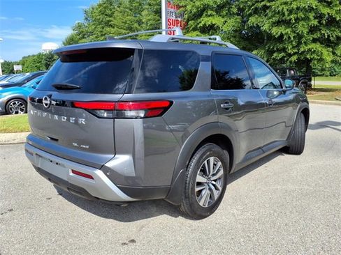 Certified 2024 Nissan Pathfinder SL image 16