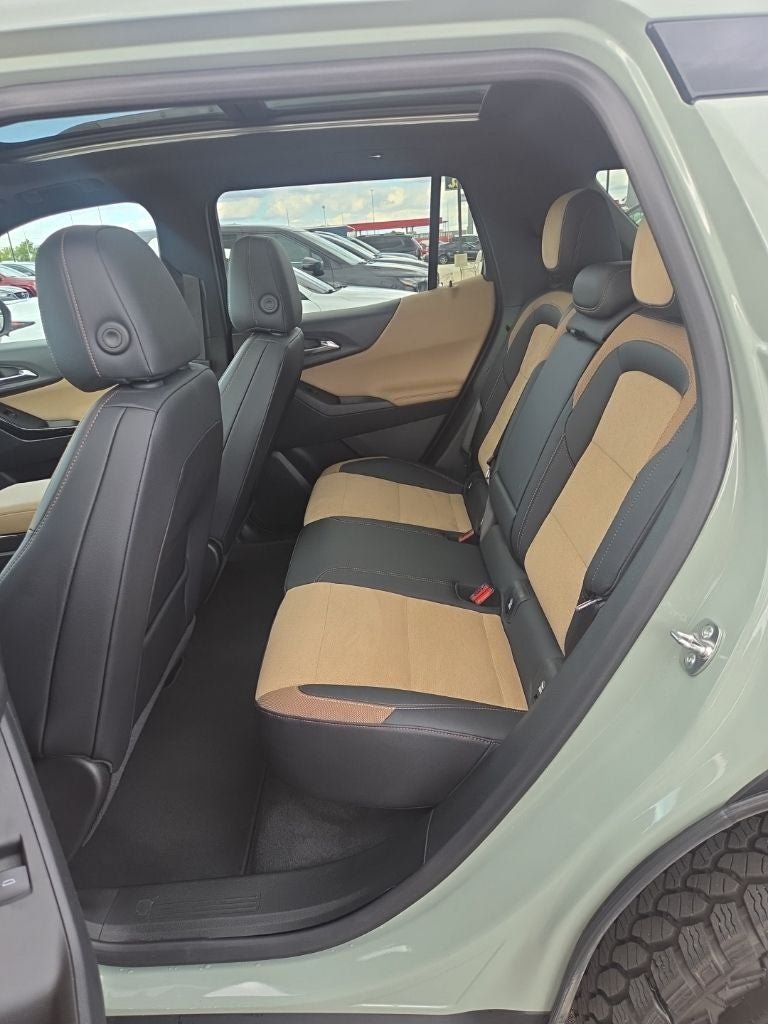 Used 2025 Chevrolet Equinox ACTIV w/ Safety and Technology Package AWD/4WD image 24