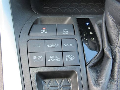 Used 2023 Toyota RAV4 LE image 24