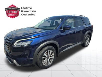 Certified 2022 Nissan Pathfinder SL w/ SL Black Package