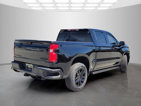 Used 2024 Chevrolet Silverado 1500 High Country w/ Midnight Edition AWD/4WD image 4