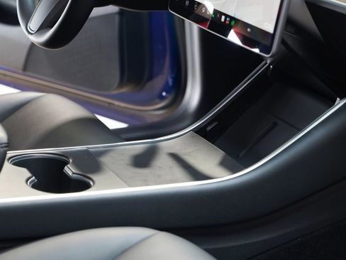 Used 2020 Tesla Model 3 Standard Range Plus RWD image 47