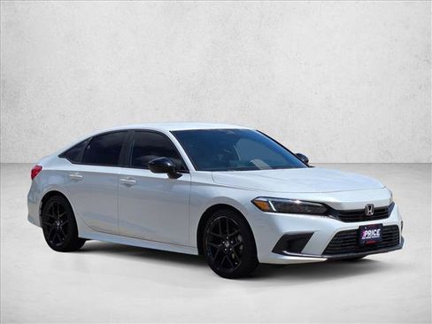 Used 2024 Honda Civic Sport image 3