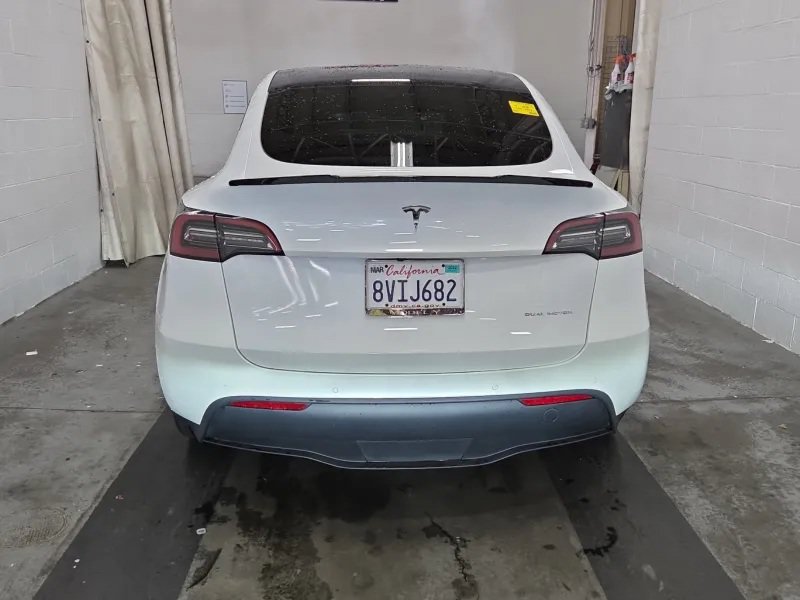 Used 2021 Tesla Model Y Long Range AWD/4WD image 2