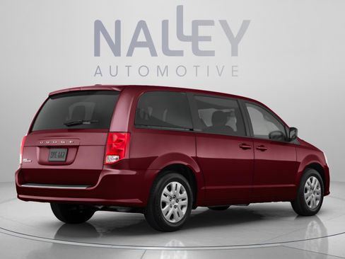 Used 2018 Dodge Grand Caravan SE w/ UConnect Hands-Free Group FWD image 3