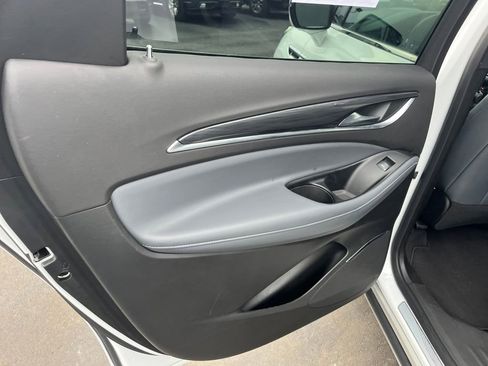 Used 2024 Buick Enclave Premium image 22