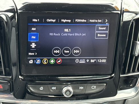 Used 2023 Chevrolet Traverse LT AWD/4WD image 23