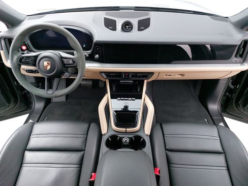 Certified 2024 Porsche Cayenne Coupe AWD/4WD image 11