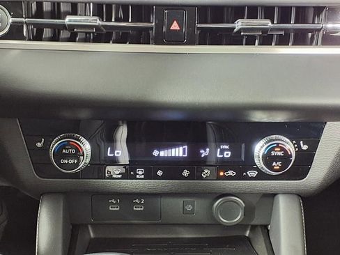 Used 2025 Mitsubishi Outlander SE AWD/4WD image 18