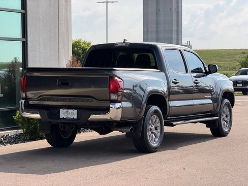 Used 2019 Toyota Tacoma SR5 RWD image 5