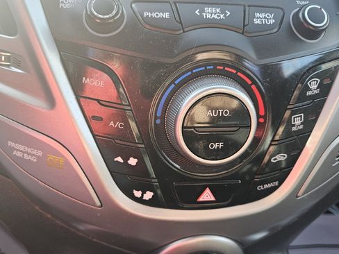 Used 2015 Hyundai Veloster w/ Option Group 03 image 22