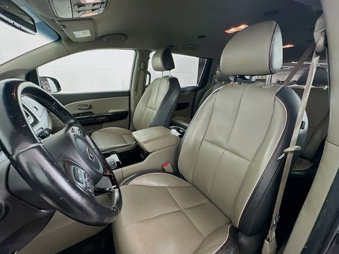 Used 2016 Kia Sedona EX FWD image 13