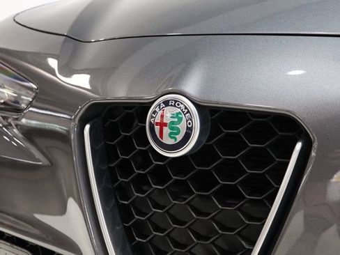 Used 2017 Alfa Romeo Giulia AWD image 10