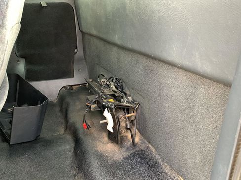 Used 2001 Chevrolet S10 Pickup 4x4 Extended Cab w/ Preferred Equipment Group image 13