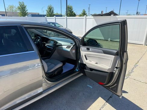 Used 2018 Hyundai Sonata SE FWD image 23