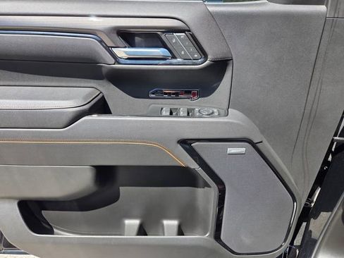 Used 2025 GMC Sierra 1500 AT4 w/ AT4 Premium Package image 22