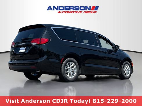 New 2027 Chrysler Pacifica LX FWD image 2