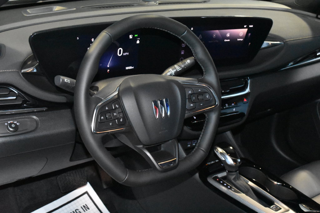 Used 2025 Buick Envista Preferred FWD image 2