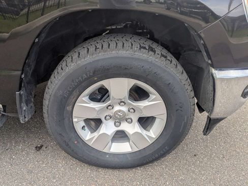 Used 2022 RAM 1500 Big Horn AWD/4WD image 11