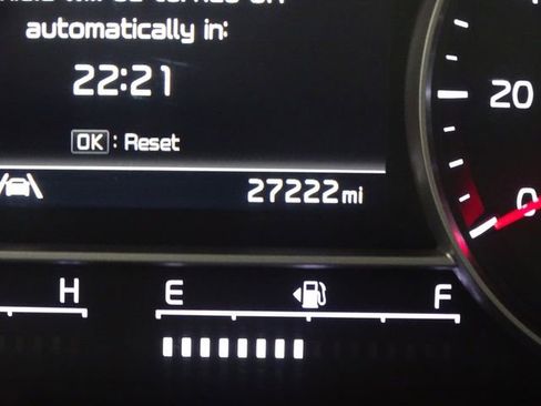 Used 2022 Kia Sorento EX w/ Panoramic Sunroof Package image 47